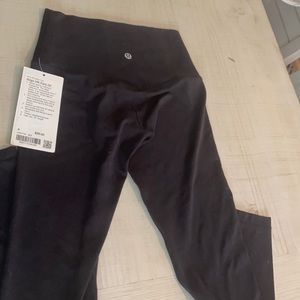Lululemon sIze 4 BLK leggings 25” length